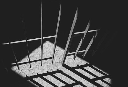 En prison au milieu de la nuit