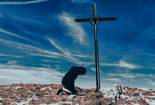 Se jeter aux pieds de Jésus